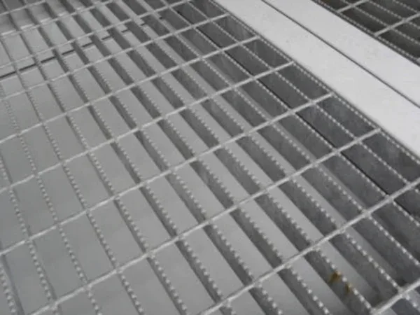 10ft Open Mesh Floor Bunded Store